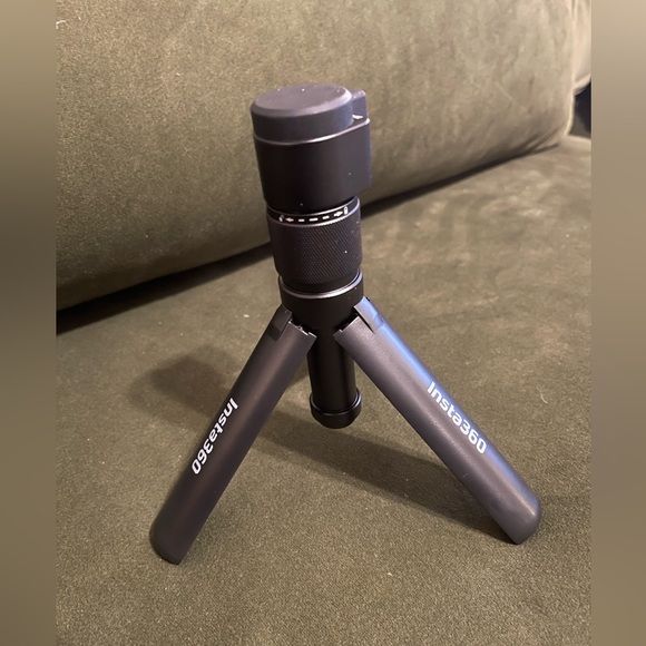 Insta 360 multi function handle - Picture 5 of 5
